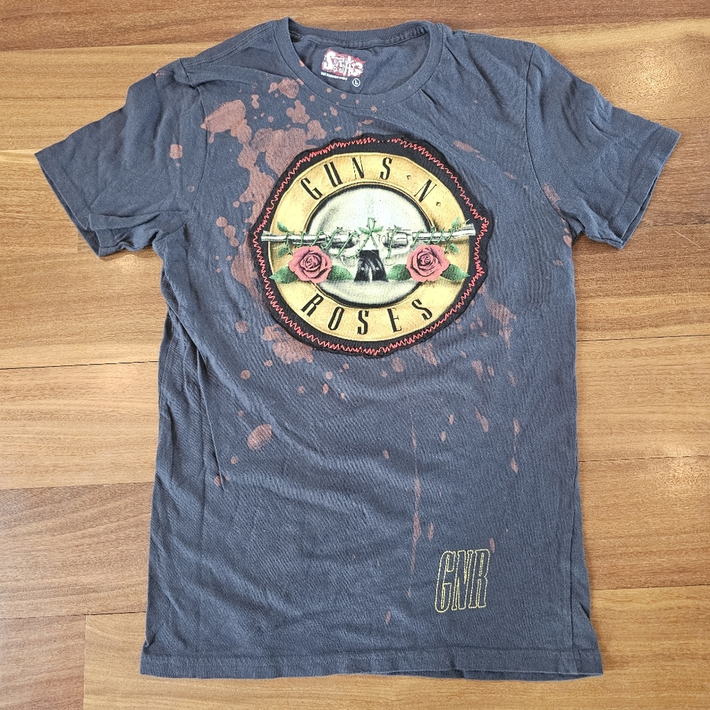 NWOT Guns N' Roses Band T-Shirt SWAG  Embroidered Logo Rock Tee Men's L